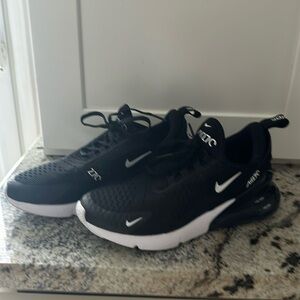 Women’s Nike Air Max 270, size 7, excellent condition